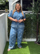 Cargar imagen en el visor de la galería, PLUS SET  CAMILA AZUL BORDADO