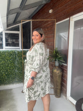 Cargar imagen en el visor de la galería, VESTIDO ESTRELLA BEIGE-VERDE