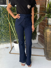 Cargar imagen en el visor de la galería, PANTALON DENIM AZUL OSCURO