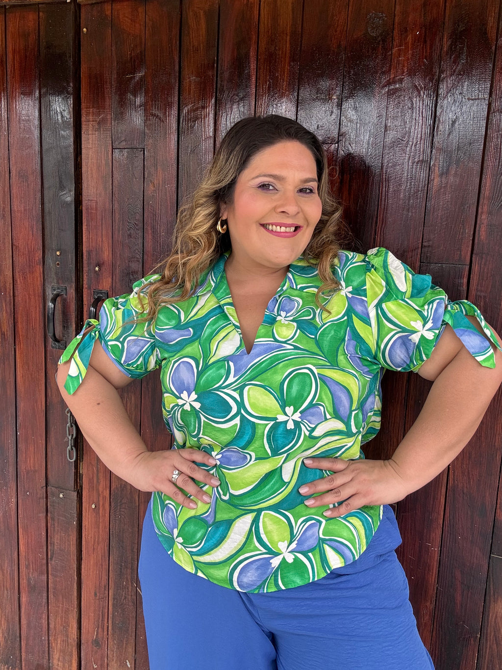 BLUSA CON ESTAMPADO DE FLORES VERDE
