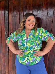 BLUSA CON ESTAMPADO DE FLORES VERDE