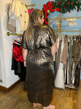 Cargar imagen en el visor de la galería, VESTIDO  ANIMAL PRINT NEGRO