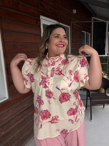 BLUSA CREAM ESTAMPADO FLORES ROJO LILA