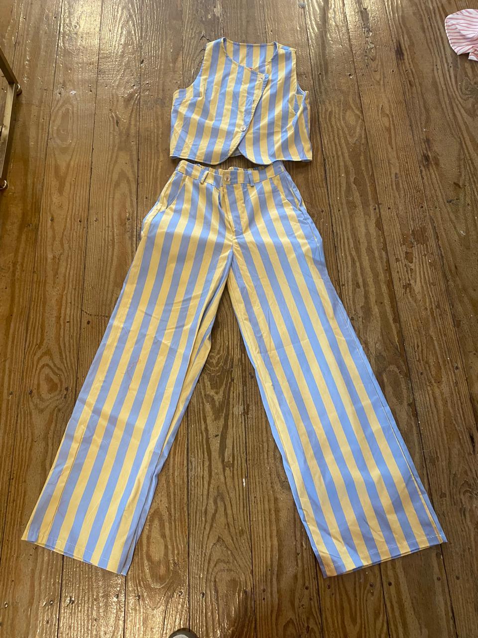 Conjunto Chaleco y Pantalón Rayas Azul y Amarillo/Set ropa para Mujer en  Panamá