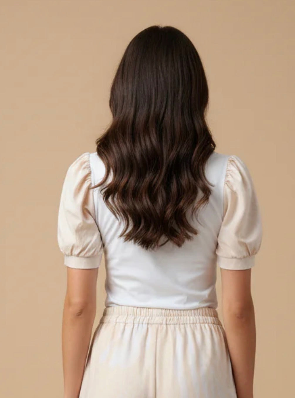 Blusa Blanca con Mangas Abullonadas y Cuello en V / Top Elegante para Mujer en Panamá / Estilo Casual Chic