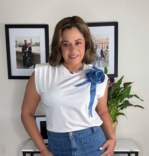 BLUSA ISIS BLANCA FLOR AZUL