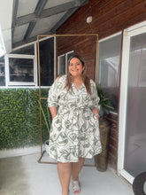 Cargar imagen en el visor de la galería, VESTIDO ESTRELLA BEIGE-VERDE