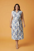 Vestido Plus Size Estampado Hojas Azul y Terracota con Cinturón | Vestido Camisero Talla Plus Size para Mujer en Panamá