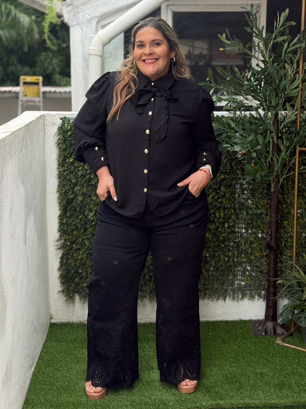 SARISA BLUSA PLUS SIZE  NEGRA
