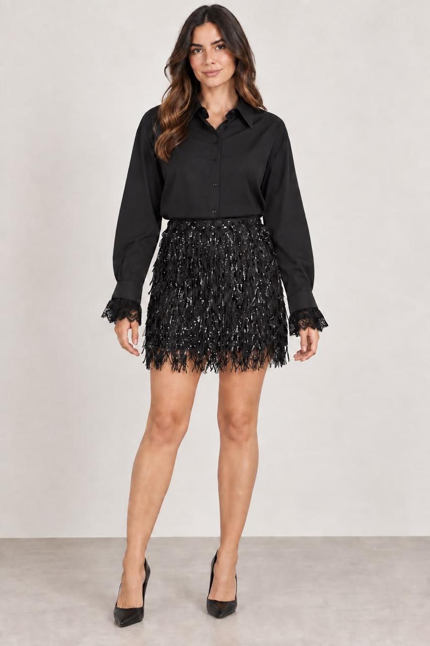 Blusa Negra Manga Larga con Puños de Encaje para Mujer