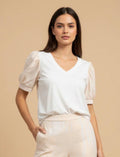 Blusa Blanca con Mangas Abullonadas y Cuello en V / Top Elegante para Mujer en Panamá / Estilo Casual Chic