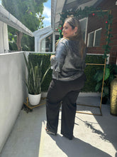 Cargar imagen en el visor de la galería, RUFFLE SLEEVES BLOUSE