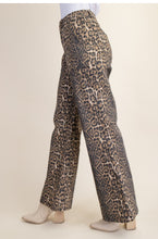 Cargar imagen en el visor de la galería, PANTALON LEOPARD