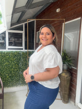 Cargar imagen en el visor de la galería, BLUSA MARINA BLANCA
