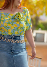 Cargar imagen en el visor de la galería, LIMONE DI AMALFI LIGHT BLUE BLOUSE