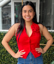 Cargar imagen en el visor de la galería, BLUSA ROJA CON FLOR