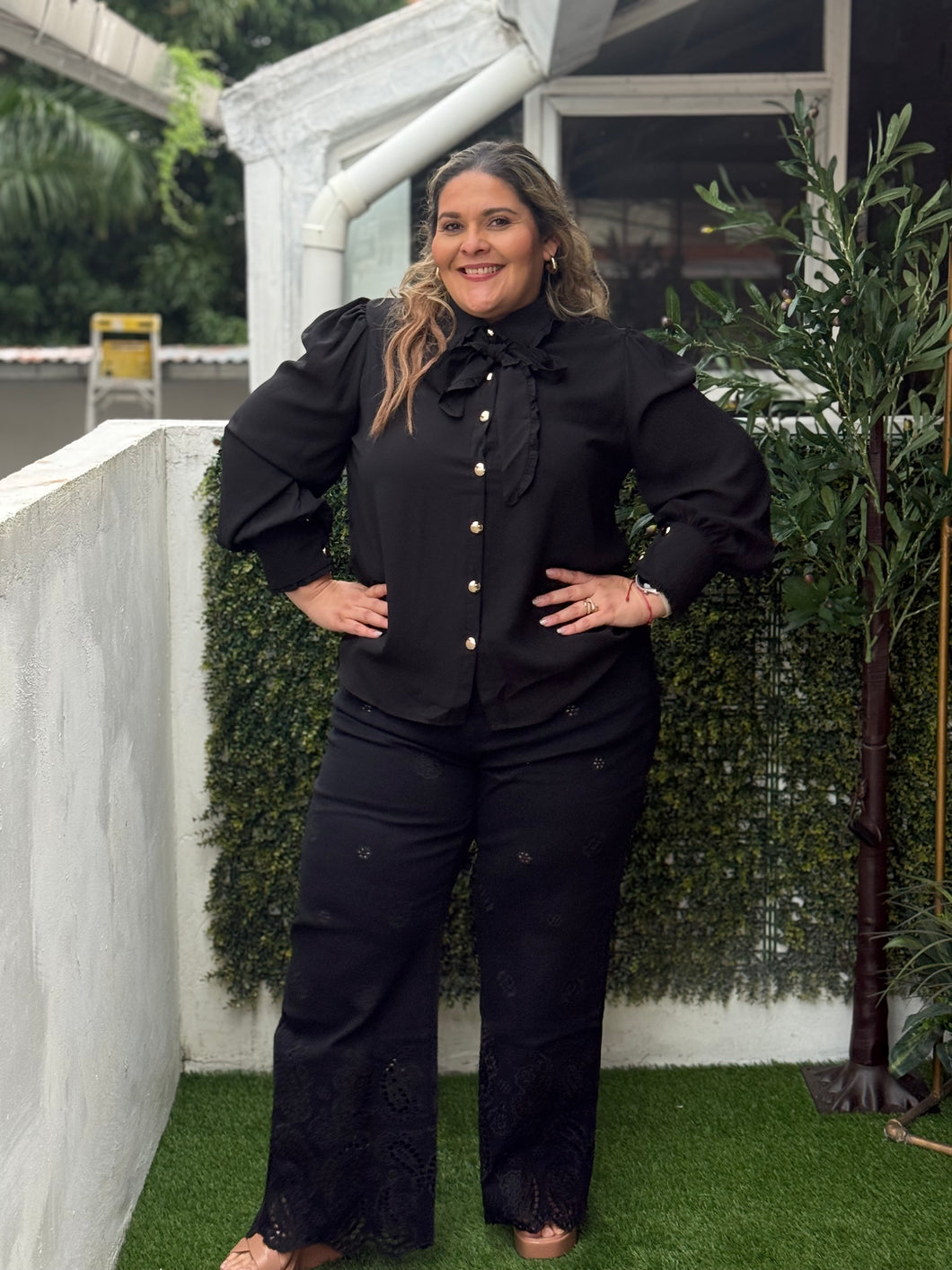 SARISA BLUSA PLUS SIZE  NEGRA