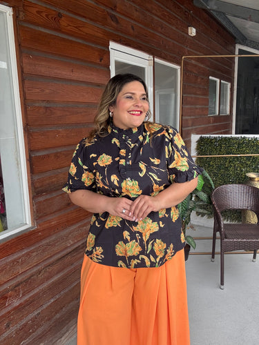 BLUSA NEGRA FLORES NARANJAS