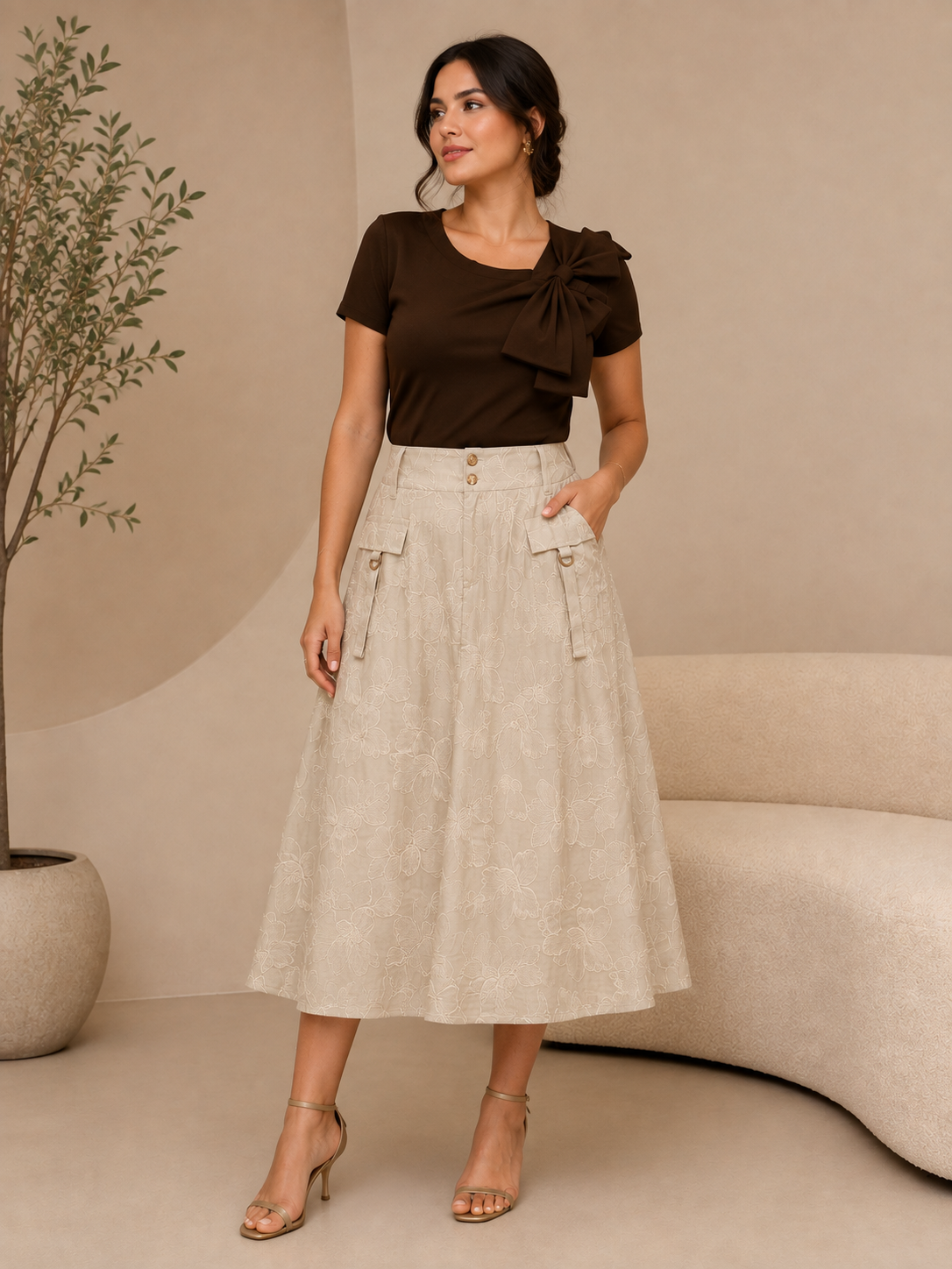 Falda Midi Beige Bordada