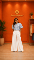 Blusa A Finas Rayas Azul Con Relieve De Diseño De Flores / Talla Regular para Mujer en panamá