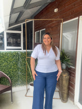 Cargar imagen en el visor de la galería, BLUSA GRETA BLANCA