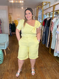 Short Bermuda Amarillo Pastel para mujer-Elegante y Fresco/ Boutique en Panamá