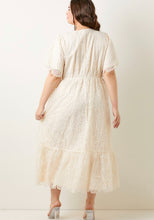 Cargar imagen en el visor de la galería, PLUS EMBROIDERED MAXI DRESS