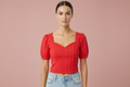Blusa Roja Elegante para Mujer en Panamá/Manga corta Abullonada y Corte Entallado