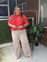 Cargar imagen en el visor de la galería, BLUSA AGATA SALMON