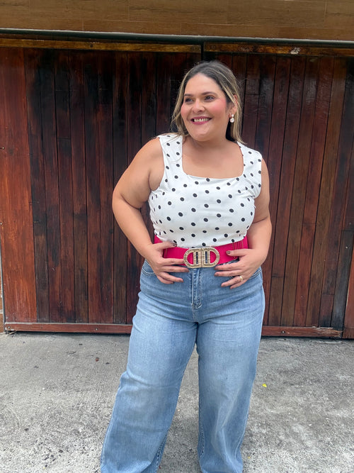 Blusa Blanca de Lunares negros para Mujer/ Elegante, Fresca y versátil en panamá