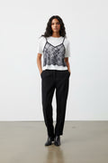 Blusa Blanca con Encaje Negro Estilo Layered para Mujer/ Moda Chic en Panamá