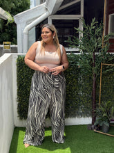 Cargar imagen en el visor de la galería, PANTALON ALEXANDRA BEIGE-NEGRO