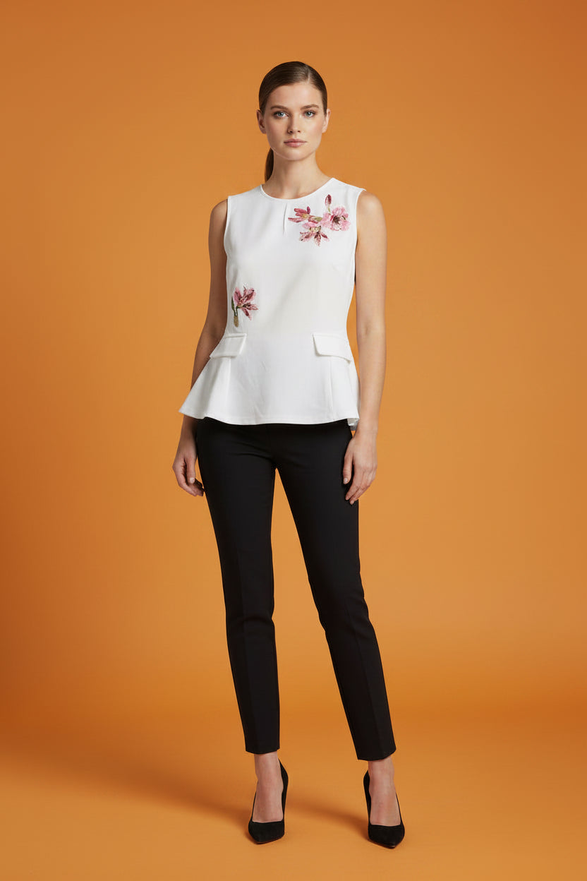Blusa Blanca Elegante con Bordado Floral para Mujer/ Moda Femenina en Panamá