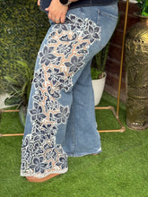 Cargar imagen en el visor de la galería, PANTALON PLUS SIZE CON APLICACION