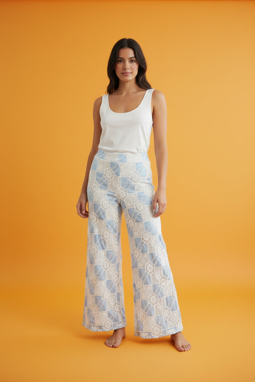 Pantalón Wide Leg Crochet Celeste y Beige - Cintura Alta Boho Chic/Pantalones para Mujer en Panamá