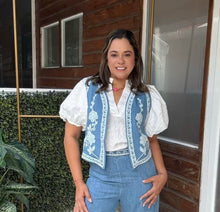 Cargar imagen en el visor de la galería, BOHO BLOSSOM VEST