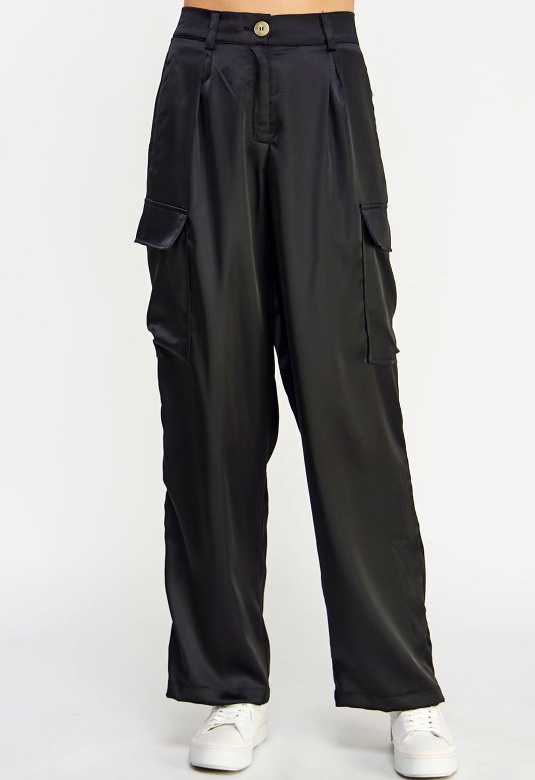 PANTALON NEGRO SATINADO ESTILO CARGO