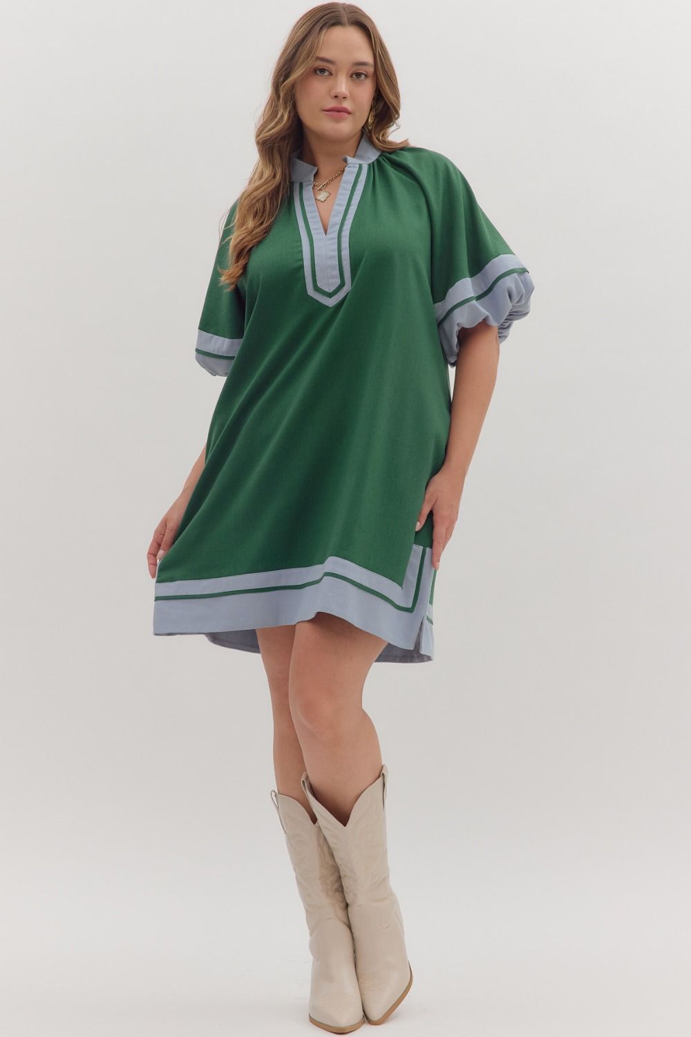 CONDADO-ENTRO-D26233P-Vestido Corto Manga Farol Plus