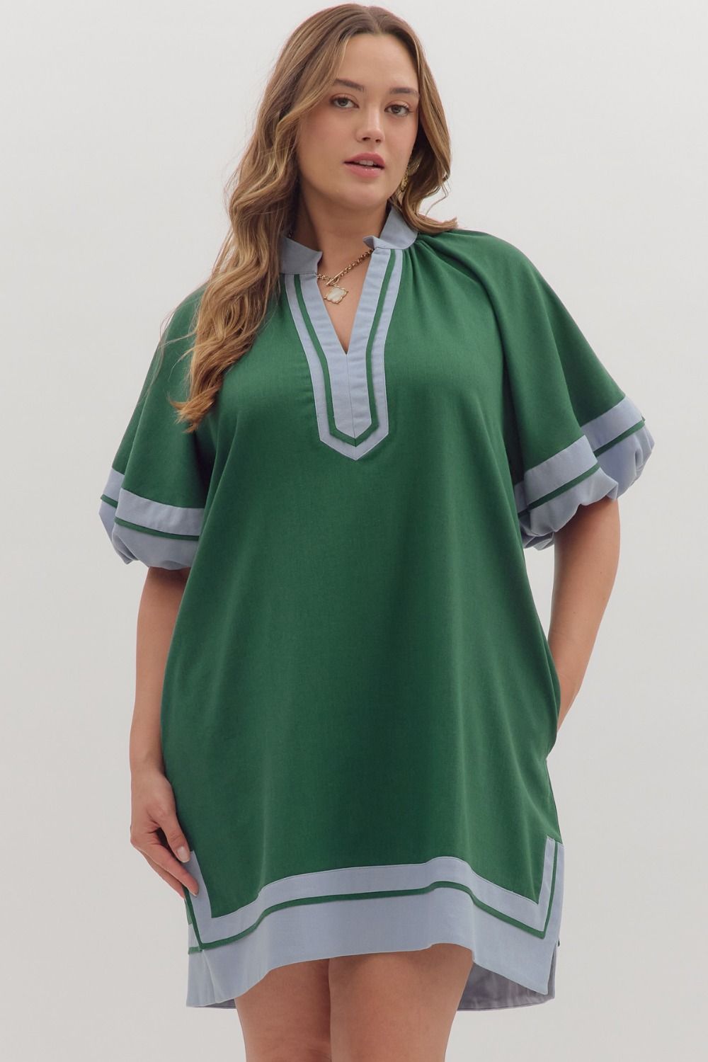 CONDADO-ENTRO-D26233P-Vestido Corto Manga Farol Plus