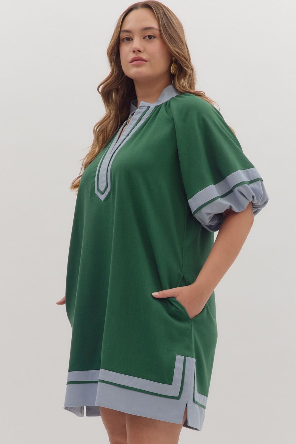 CONDADO-ENTRO-D26233P-Vestido Corto Manga Farol Plus