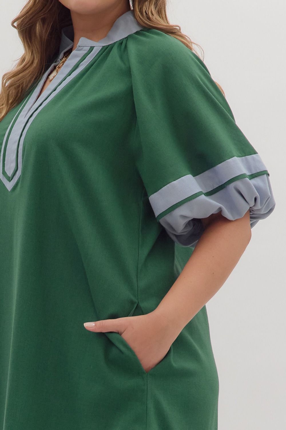 CONDADO-ENTRO-D26233P-Vestido Corto Manga Farol Plus