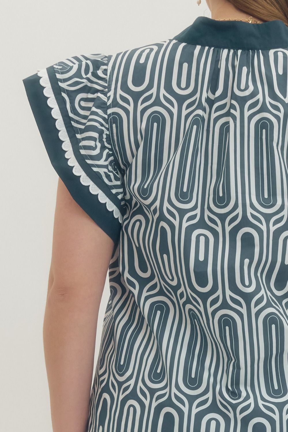 CONDADO-ENTRO-T29444P-Blusa Estampada Manga Volante Plus