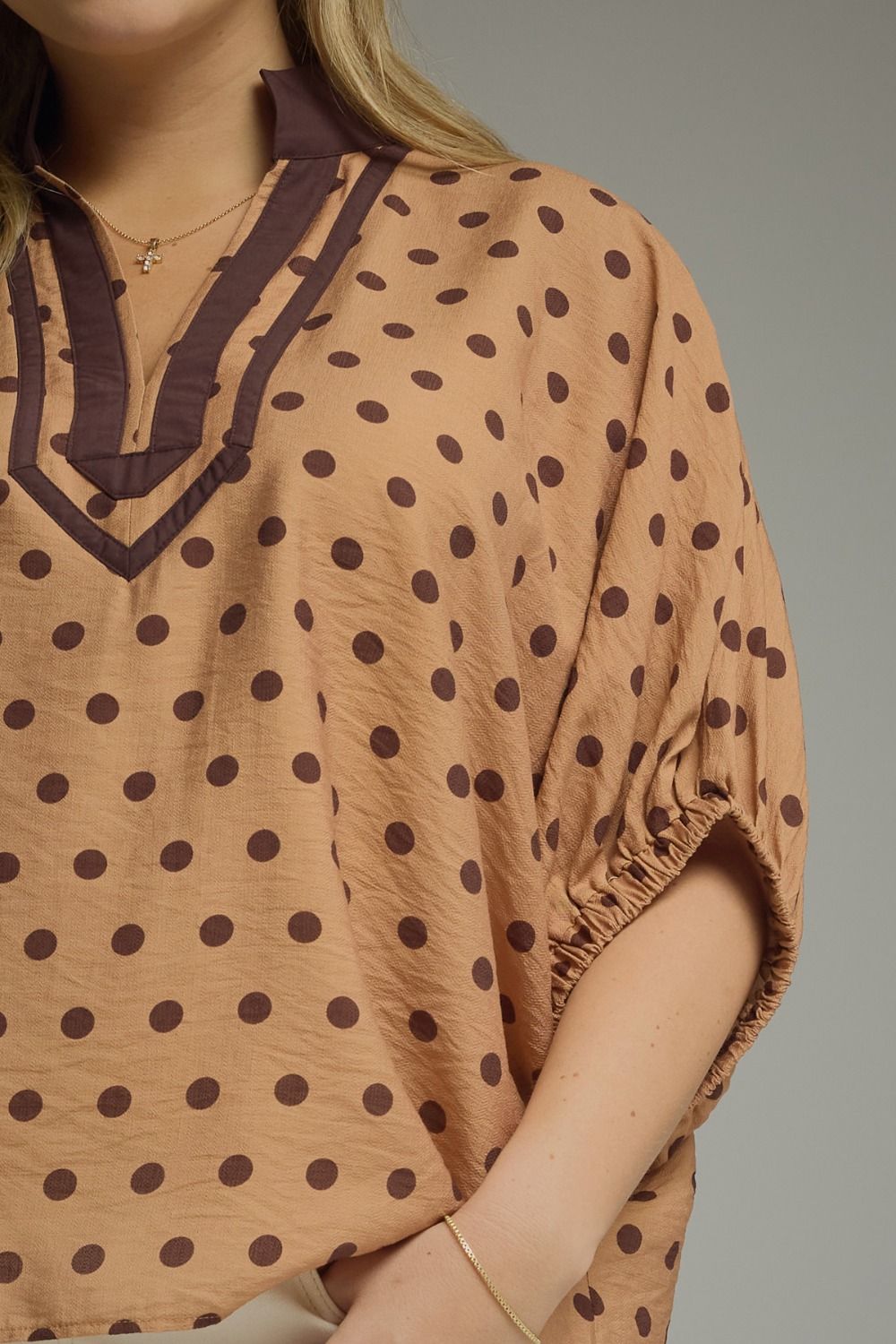 CONDADO-ENTRO-T31983P-Blusa de Lunares Plus
