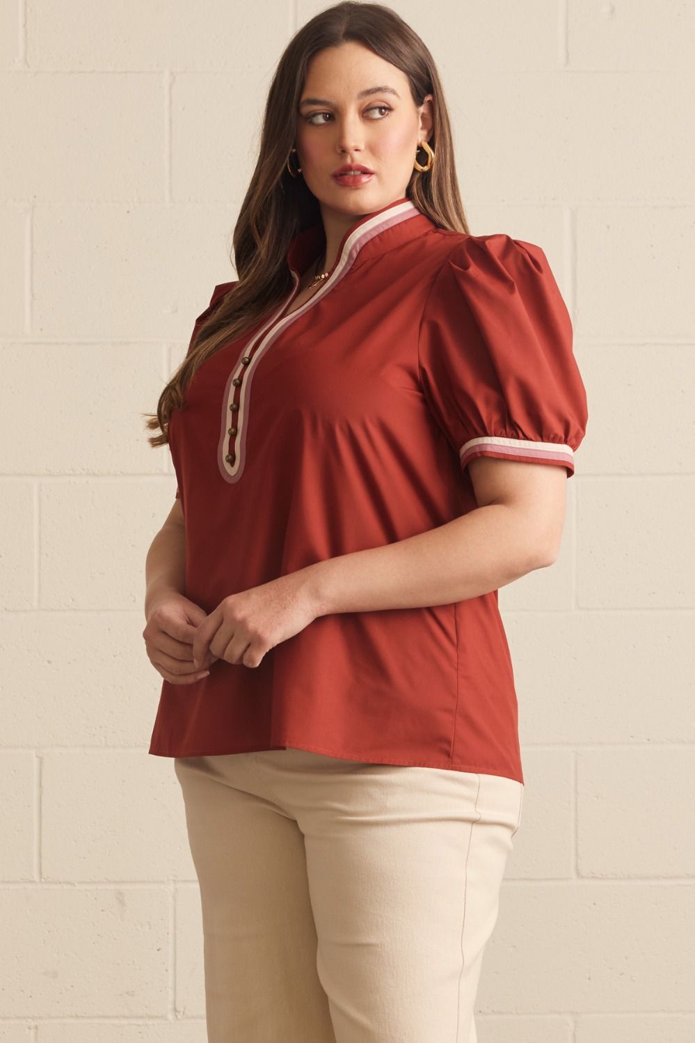 CONDADO-ENTRO-T32886P-Blusa Botones Manga Abullonada Plus