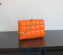 Cargar imagen en el visor de la galería, ORANGE GEOMETRIC SQUARE BAG