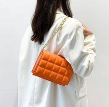 Cargar imagen en el visor de la galería, ORANGE GEOMETRIC SQUARE BAG