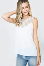 Cargar imagen en el visor de la galería, WHITE BASIC LACE SHIRT